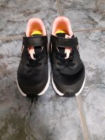 Nike Turnschuhe gr. 30 Kr. Landshut - Furth Vorschau