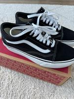 Vans old skool plat Größe 40 wNEU Lübeck - St. Jürgen Vorschau