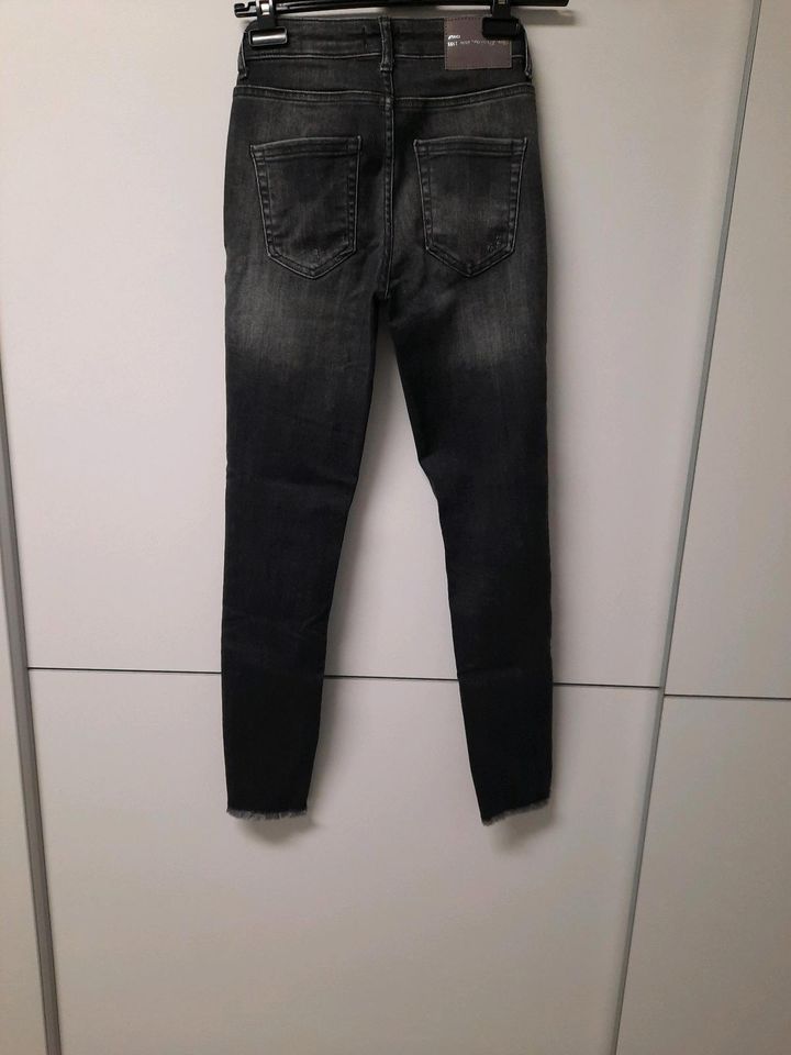 Only Jeans S/32 in Hückelhoven