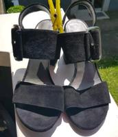 Stuart Weitzman damen Sandaletten gr.37 schwarz fast neu West - Unterliederbach Vorschau