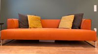 B&B Italia Sofa SOLO - 2.5-Sitzer - Farbe Orang, mit Kissen Bayern - Augsburg Vorschau