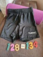 Hummel Sport Shorts schwarz Gr. 134 Hessen - Langenselbold Vorschau