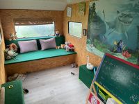 Wohnwagen als Spielehaus umgebaut Sachsen - Neundorf  Vorschau