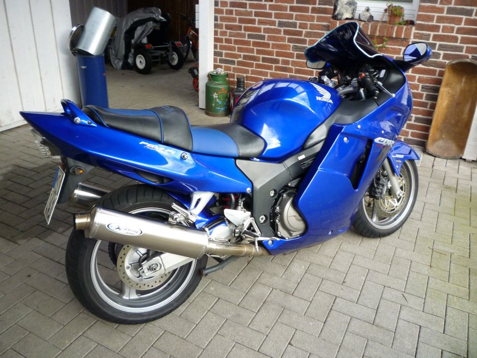 Honda CBR 1100 XX Super Blackbird in Centrum