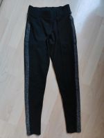 Hose Leggings Gr. 34 XS schwarz mit Glitzer Streifen Müritz - Landkreis - Rechlin Vorschau