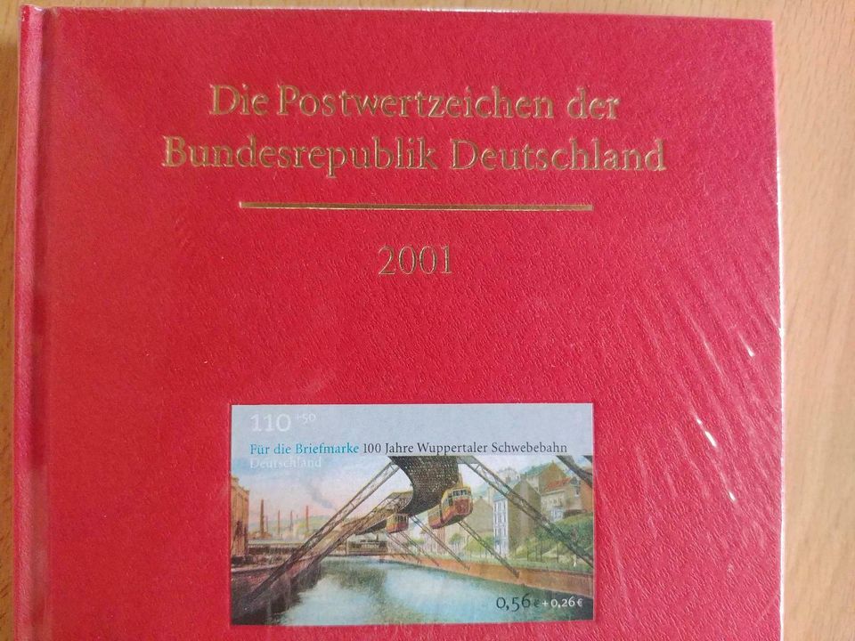 Deutsche Post Briefmarken Jahrbuch 2001 in Original Schutzfolie in Niederkassel