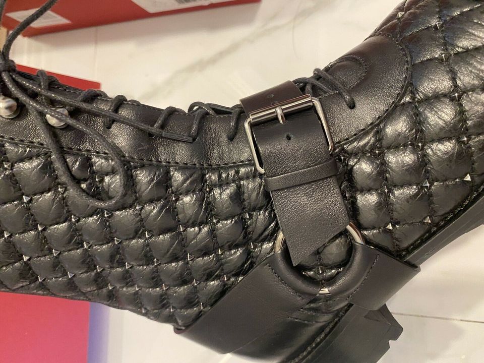 Valentino Garavani Combat Boots Stiefel Größe 37 NEU in Burgdorf