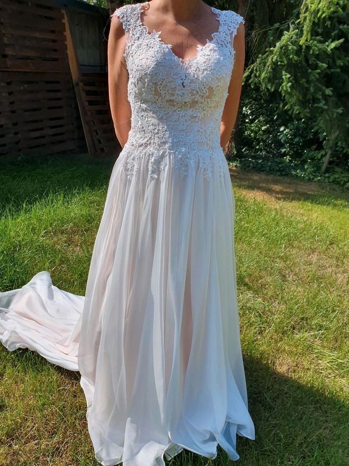 Brautkleid in Erlensee