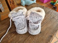 UGG Boots Größe 18 Baby Winter warm Krabbelschuhe uggs Niedersachsen - Burgwedel Vorschau