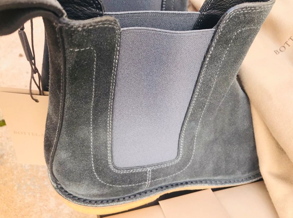 Bottega Veneta Chelsea Boots Größe 43 Ardoise Luxury Yeezy in Erfurt