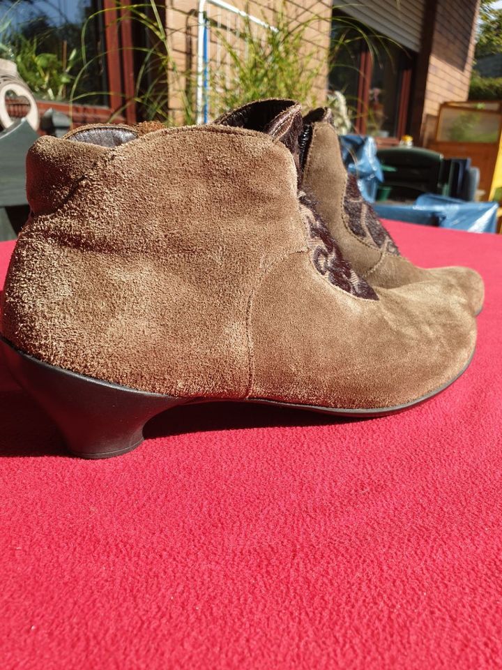 Think! Stiefelette Gr. 38 Taupe / Braun  Wechselfußbett in Flieden