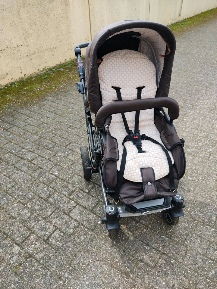 Kinderwagen + Regenschutz + Babytragetasche in Bremen