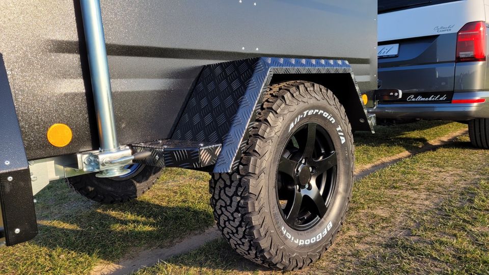 Dachzeltanhänger KT-EB2 Offroad TPV Böckmann Kofferanhänger mit verstärktem Deckel für Dachzelte - Fahrradanhänger - Minicamper - Anhänger in Syke