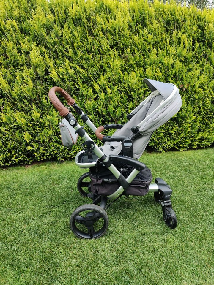 Bonavi Kinderwagen mit Babyschale und Sportsitz in Lebach