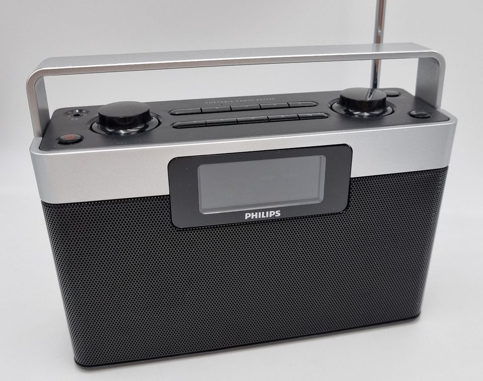 Philips Tragbares Radio AE2430/12 Schwarz/Silber 30€* in  Nordrhein-Westfalen - Vettweiß | Radio & Receiver gebraucht kaufen | eBay  Kleinanzeigen ist jetzt Kleinanzeigen