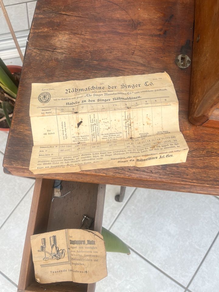 Nähmaschine Antik Singer mit Papiere in Helmstedt