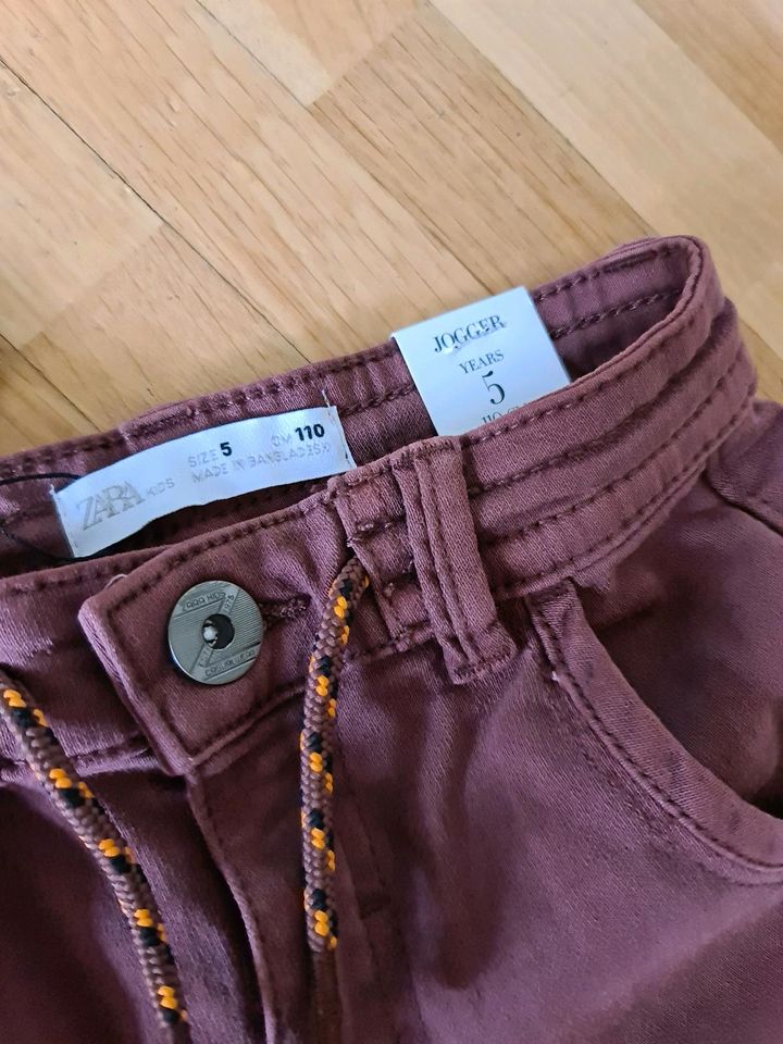 Jeans H&M Zara neu Etikett kurz Sommer Kinderhosen 110 denim jung in Planegg
