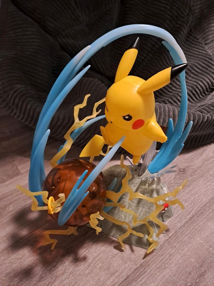 Pokemon Select Deluxe Figur in Castrop-Rauxel