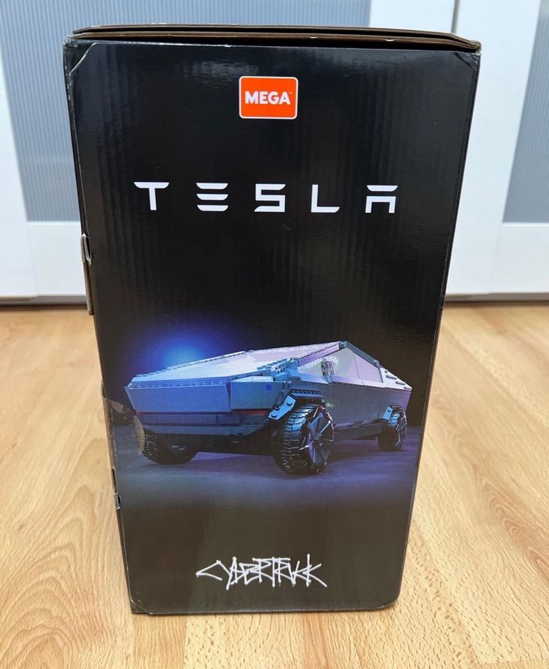 MEGA Construx Tesla Cybertruck aus 3.283 Teilen