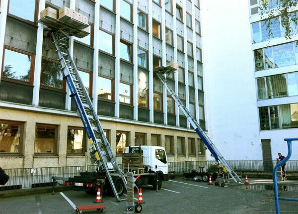 Möbellift mieten Hamburg : Stecklift Anhängerlift LKW-Lift - Top in Hamburg