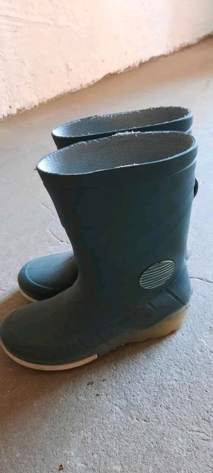 Gummistiefel 30/32 in Senftenberg