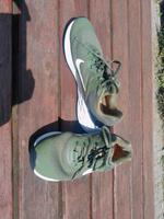 Nike Running Turnschuhe 38 oliv grün Niedersachsen - Lengede Vorschau