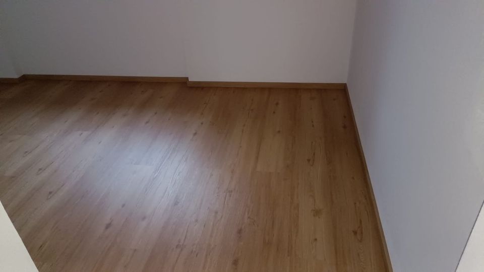 Suche neu Aufträge Verlegung Parkett/Laminat/Vinyl/Ausgleichmasse in Emmendingen