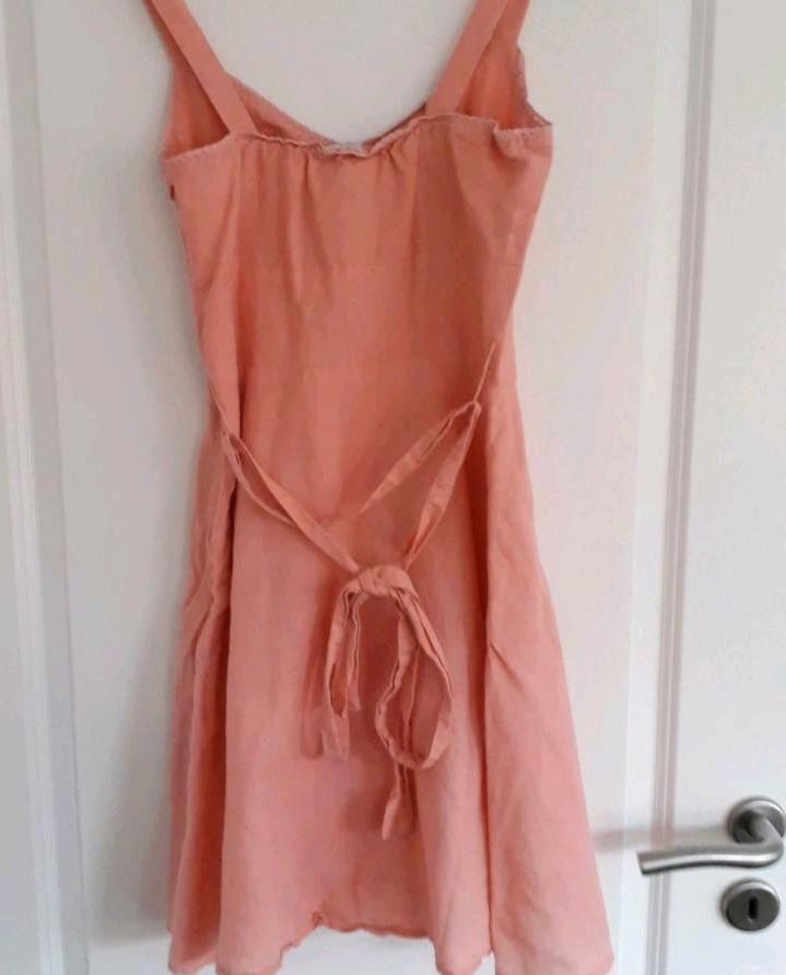 Esprit Kleid apricot in Warburg