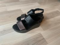 Plateau Sandalen schwarz mit Glitzersteinchen Bayern - Karlsfeld Vorschau