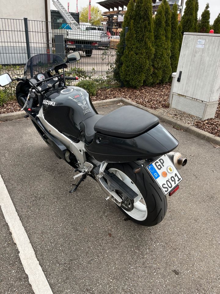 Suzuki GSX-R 600 / SRAD / +Zubehör + TÜV 04/25 in Süßen