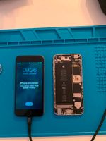 2 iPhone 6s als Ersatzteile, eines davon verschlossen Nordrhein-Westfalen - Kaarst Vorschau