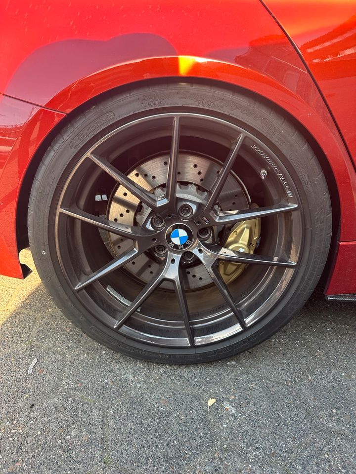 BMW CS M763 Felgen mit Reifen in Hamburg