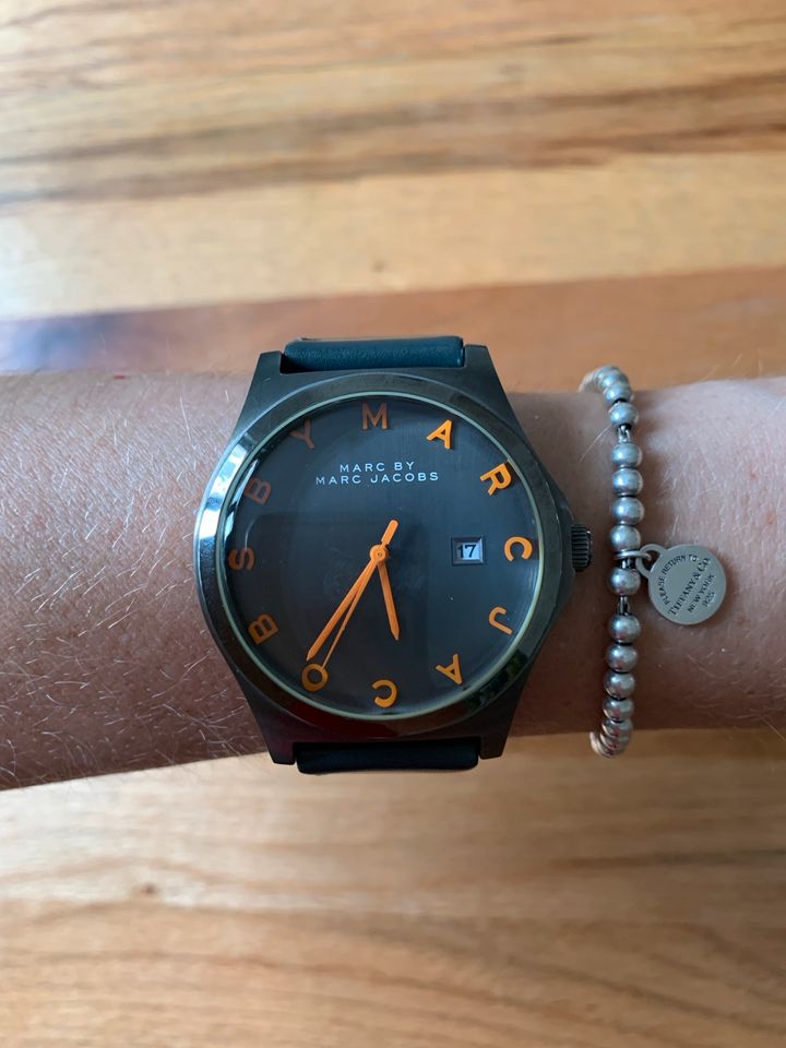 Orig. Marc Jacobs MBM1216 Uhr unisex mit Box Lederband wie neu in Hessen -  Hanau | eBay Kleinanzeigen ist jetzt Kleinanzeigen