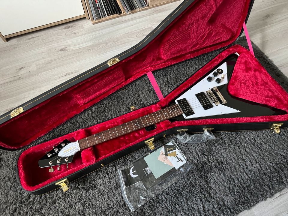 Epiphone Kirk Hammett Flying V Ebony 2023 Metallica Gibson PU's in Wesel