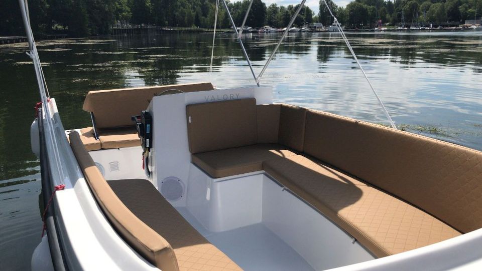 Sportboot Valory V495 Premium NEU in Minden