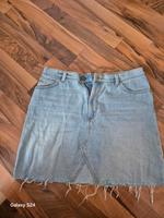 Aufregender Jeans-Rock fransig von Monki Gr. 42 Sachsen-Anhalt - Magdeburg Vorschau