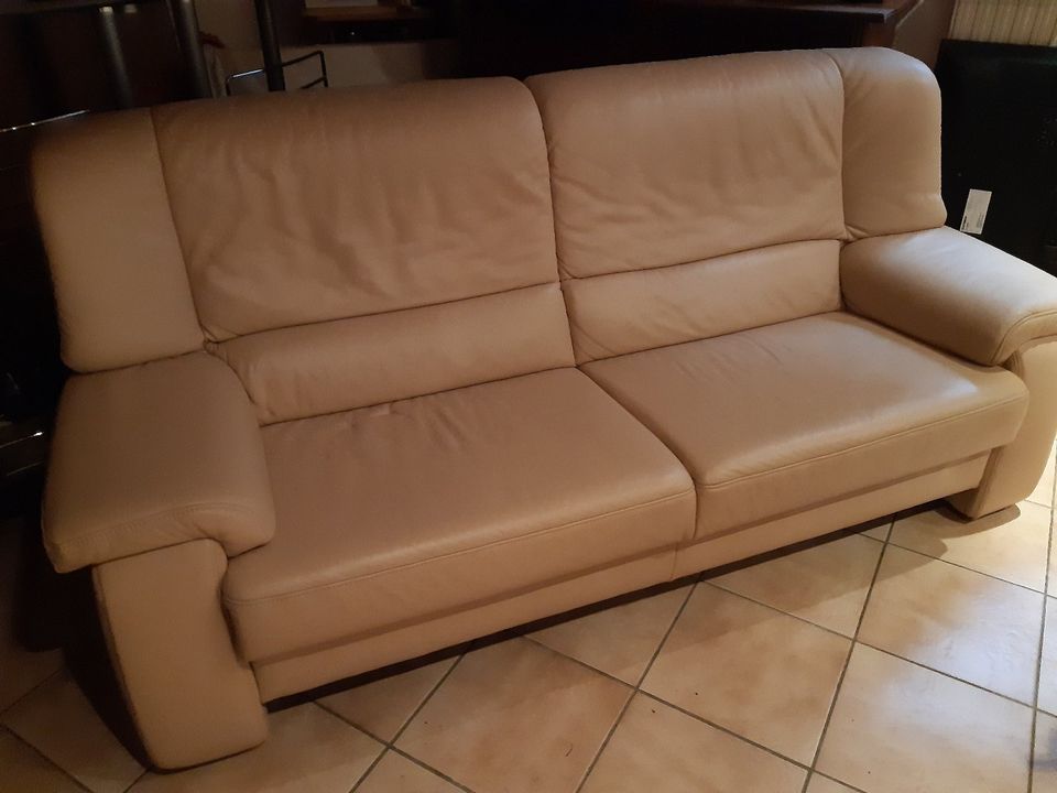 Sofa Couch Leder 2,05m Super Zustand - wie Neu in Saarwellingen