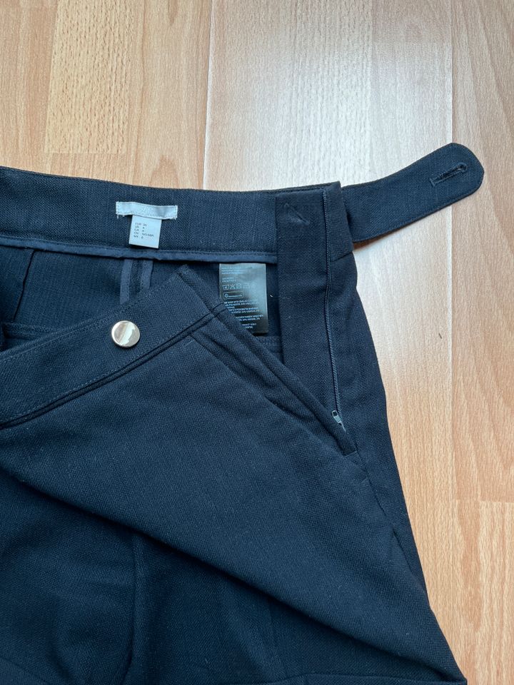 Elegante Navy Shorts H&M Gr. 36 in München