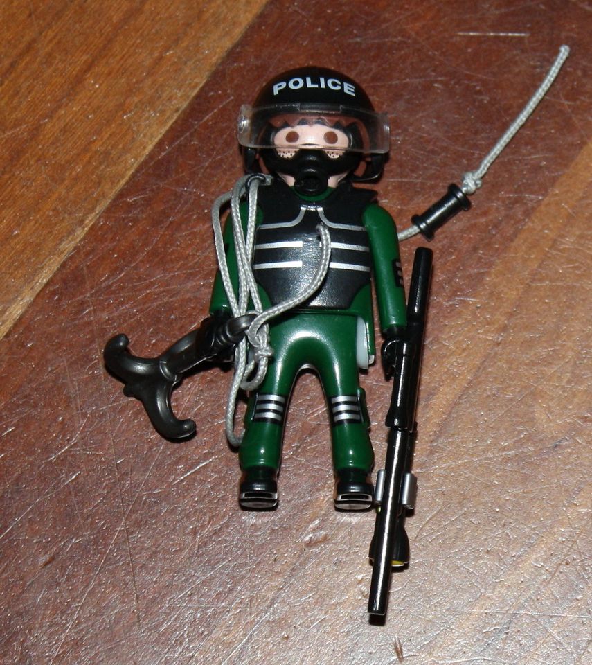 Playmobil Polizei, 6873 Auto, 6877 Polizistin, 6879 Ganoven-Quad in Ahrensburg