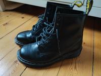 Dr. Martens AirWair Gr. 7,5 = 39,5 schwarz echt Leder wie Neu Rheinland-Pfalz - Zweibrücken Vorschau