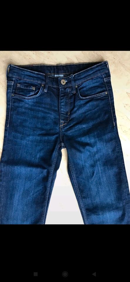 Jeans H&M Gr.26/30 in Brühl