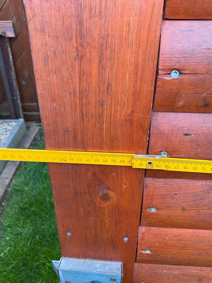 Holztür mit Bänder in Papenburg