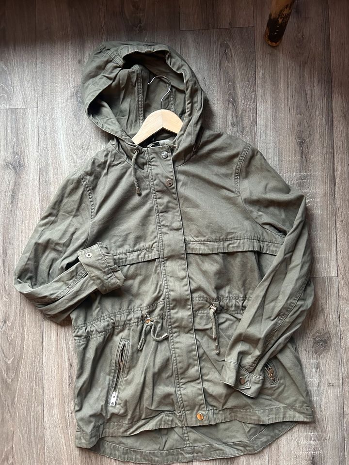 H&M Übergangsjacke, Khaki, Gr.42 in Busdorf