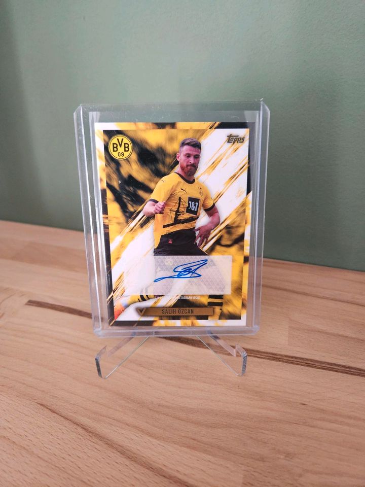 Topps Borussia Dortmund Vernissage - Salih Özcan Auto in Dinslaken