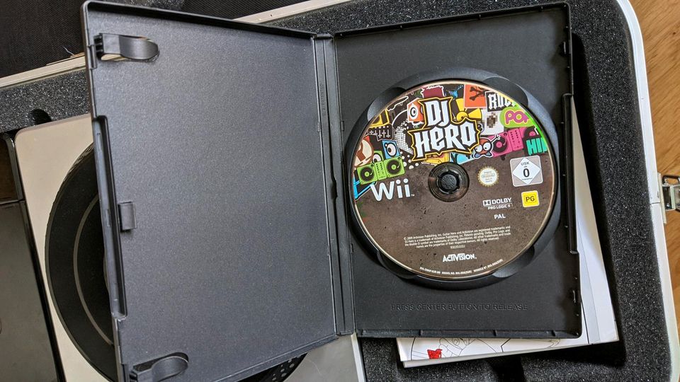 Nintendo Wii / Wii U DJ Hero Renegade Edition Koffer in Bruchköbel