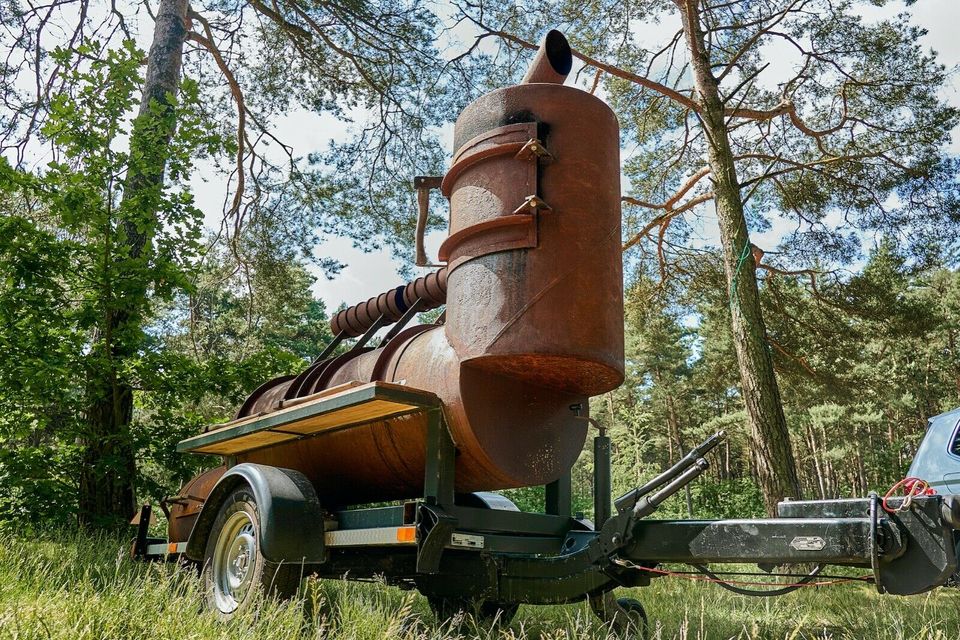 Smoker Trailer 28" XXL  Grill Anhänger zu vermieten !!! in Bösel