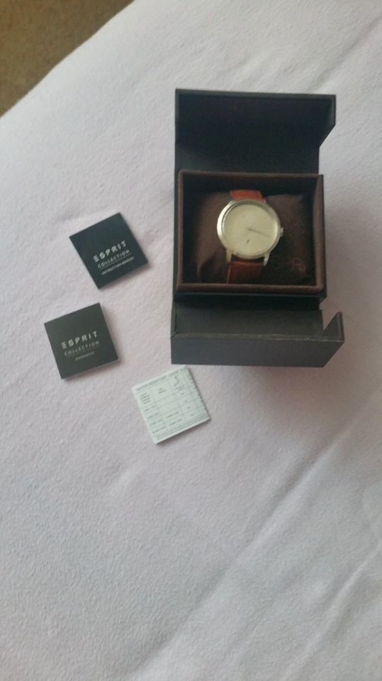 Armbanduhr für Herren mit braunem Lederband von Esprit *NEU* in Herrieden