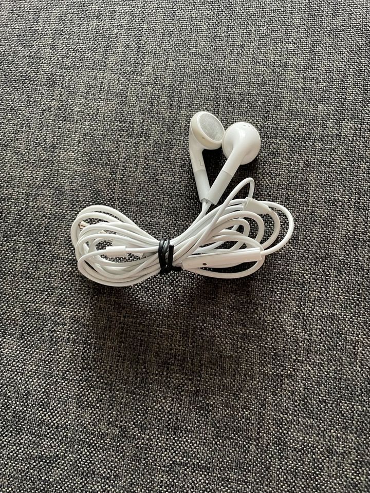 Apple Kopfhörer mit 3,5 mm Kopfhörerstecker in Duisburg - Duisburg-Mitte |  Apple iPhone gebraucht kaufen | eBay Kleinanzeigen ist jetzt Kleinanzeigen