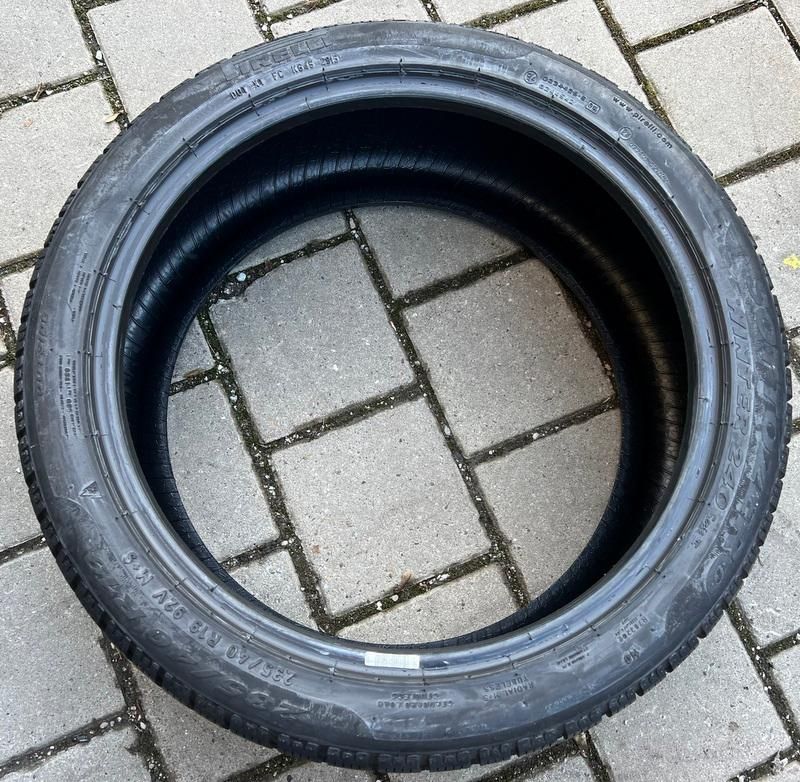 2x 235/40R19 92V PIRELLI SOTTOZERO 2 N0 WINTERREIFEN 2015 #10DE in Bad Tölz