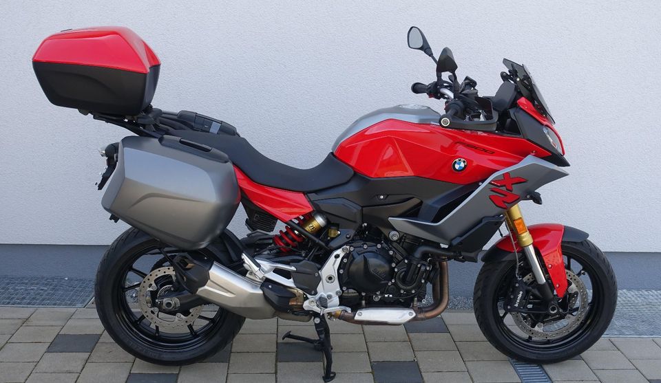 BMW F900 XR, Vollausstattung, Koffer, Topcase, Tomtom Rider 400 in Vilshofen an der Donau